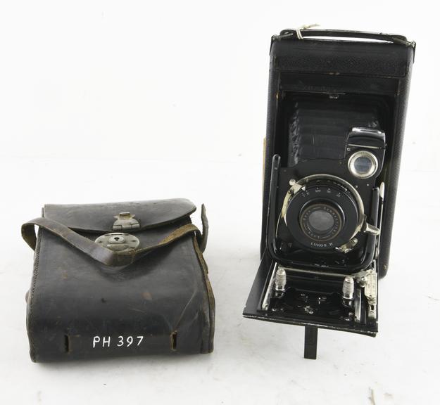 CARBINE folding bellows camera