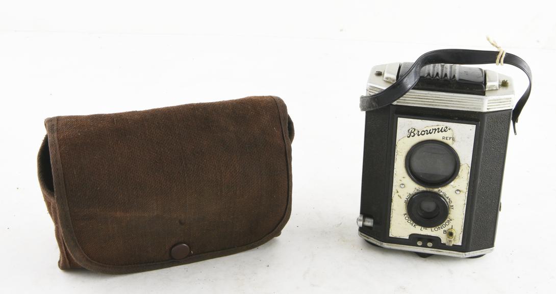 Kodak Brownie Reflex Box Camera for 12 exposures and Case.