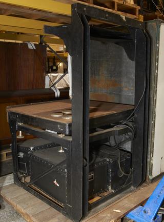 Unit with 4 Levelling Screws