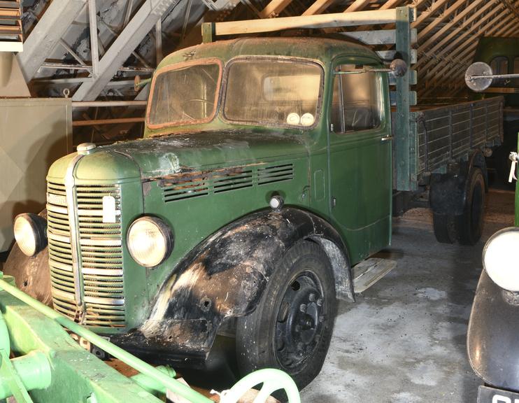 Bedford MLD lorry 1950. Chassis no. MLD 132985