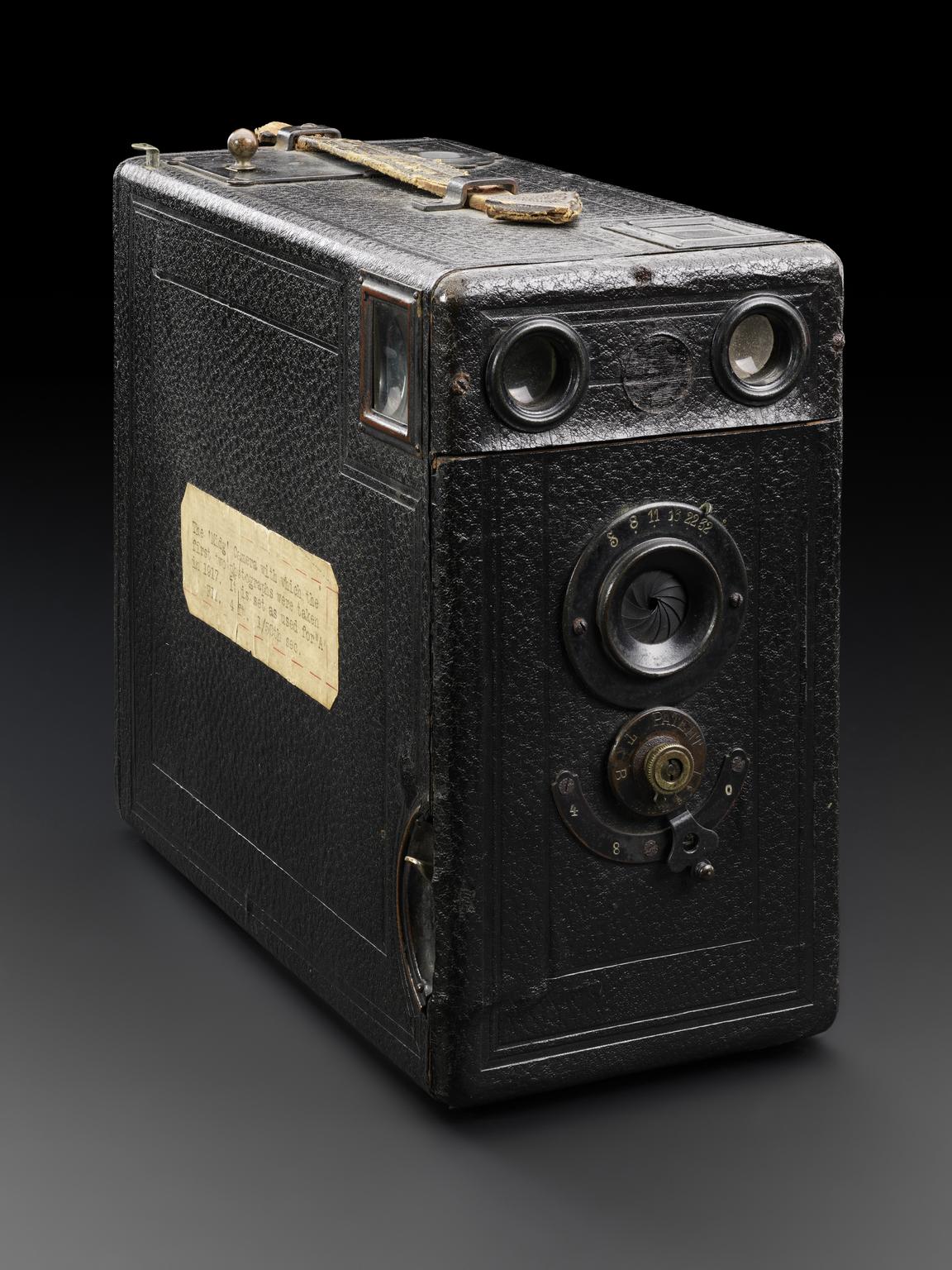 Midg' Camera Used to Make the First Two `Cottingley fairies