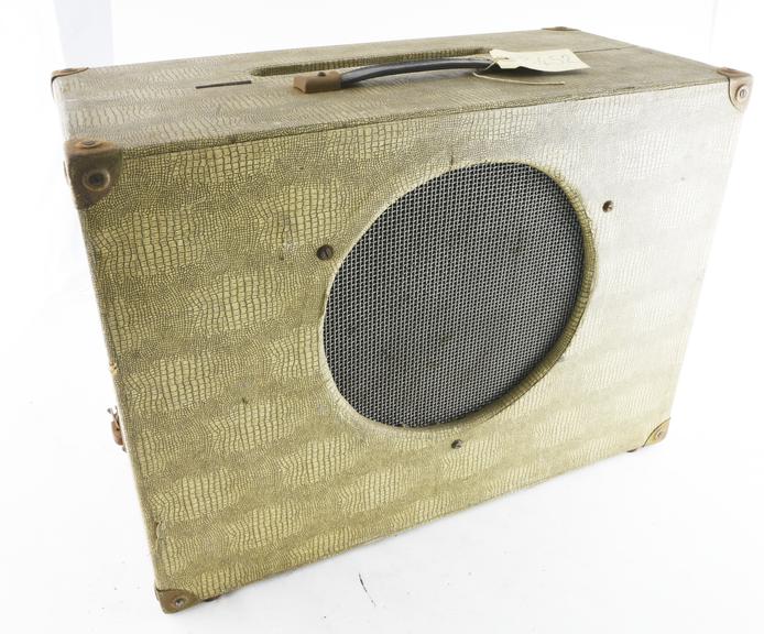 Speaker Wharfedale.