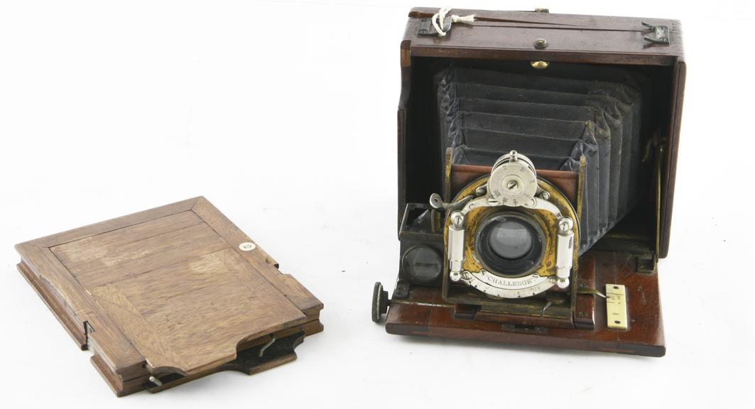 The Challenge' folding bellows hand camera