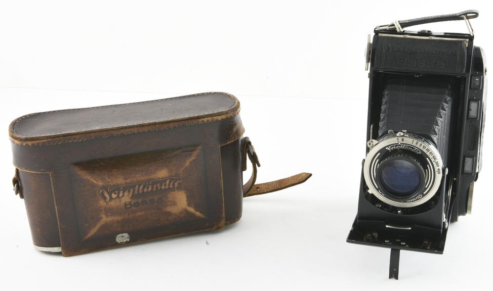 Voigtlander rangefinder Bessa self-erecting bellows camera for No. 120 2 1/4 x 3 1/4"