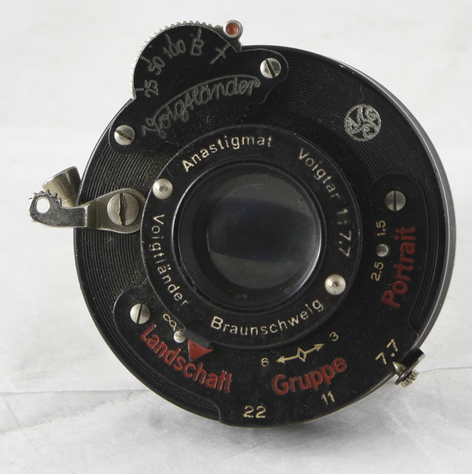 「蛇腹カメラ」 Voigtländer Anastigmat Voigtlander Anastigmat 'Voigtar' lens | Science Museum Group