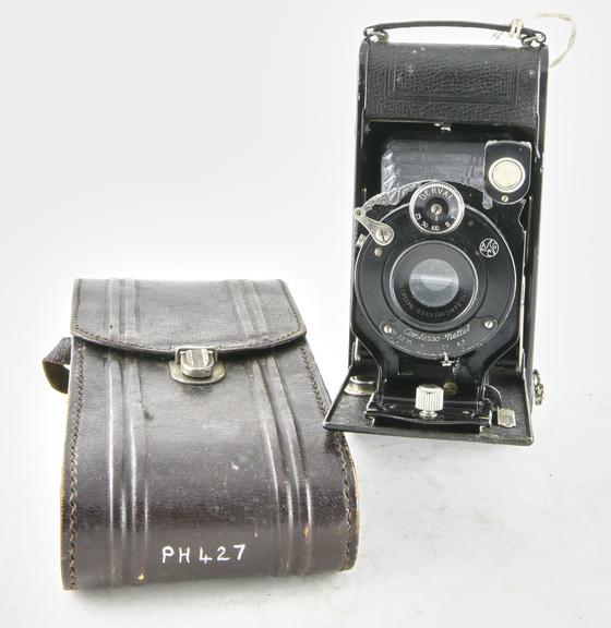 Contessa Nettel folding bellows camera