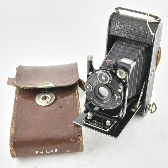 Contessa Nettel folding bellows camera