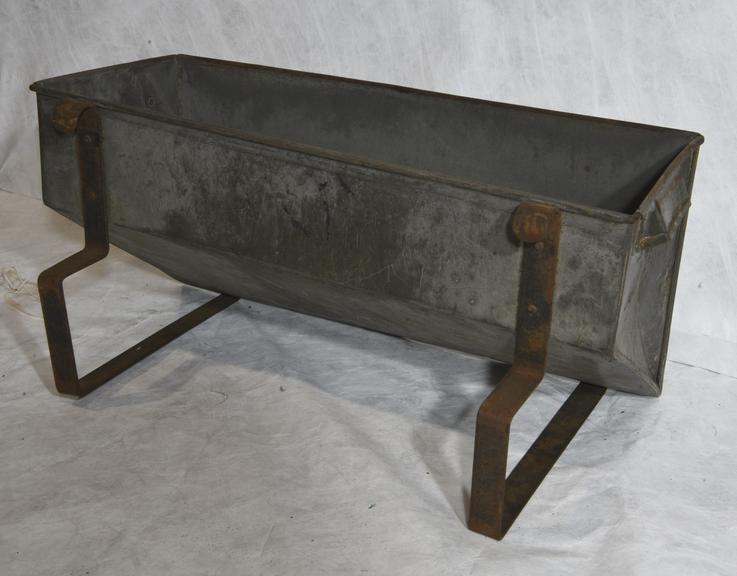 Doffing can for use with a spinning mule