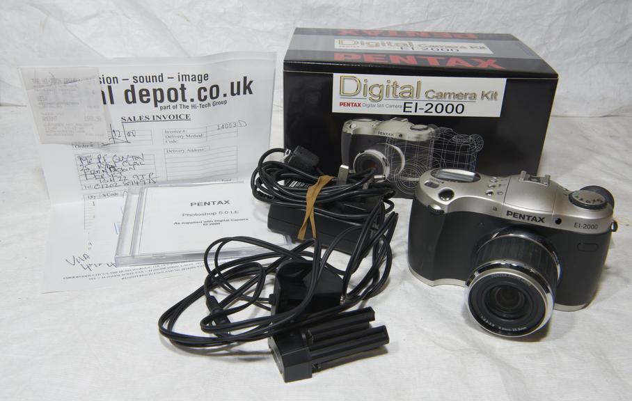 Pentax El-2000 Camera