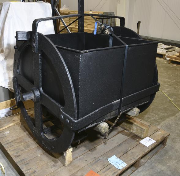 Coal Tub Tippler with Coal Tub
