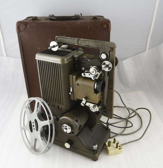 Specto 9.5mm projector