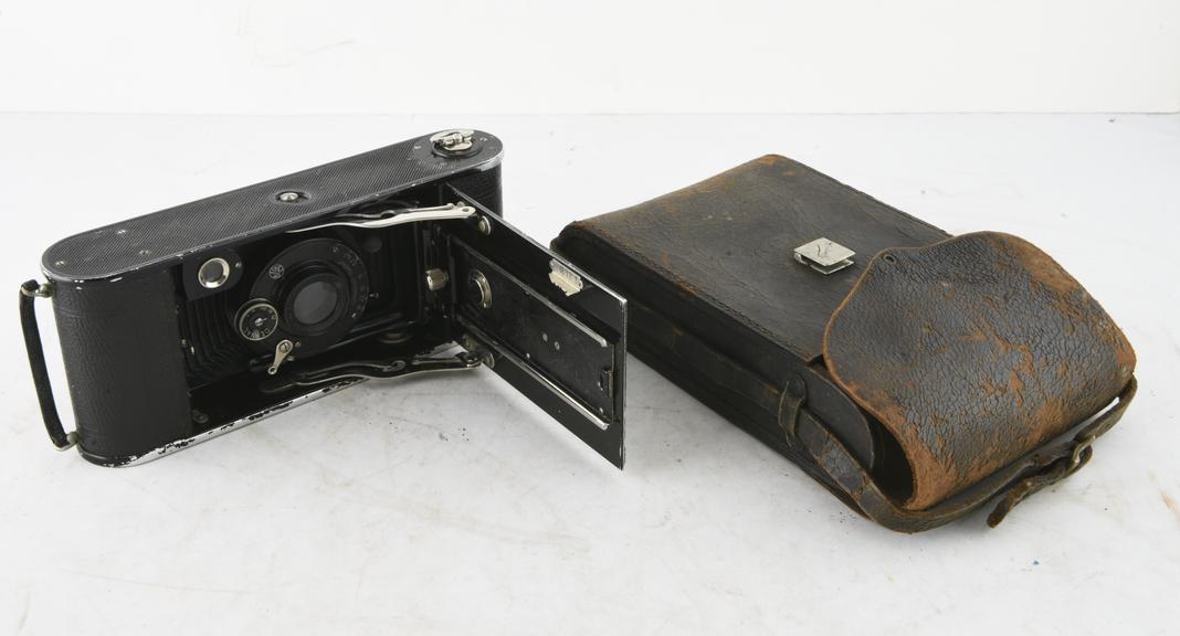 Contessa Nettel folding bellows camera