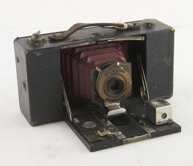No. 2 folding pocket Brownie Model B. Eastman Kodak