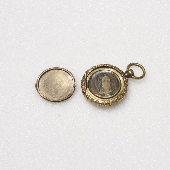 Watch-type Locket with Daguerreotype