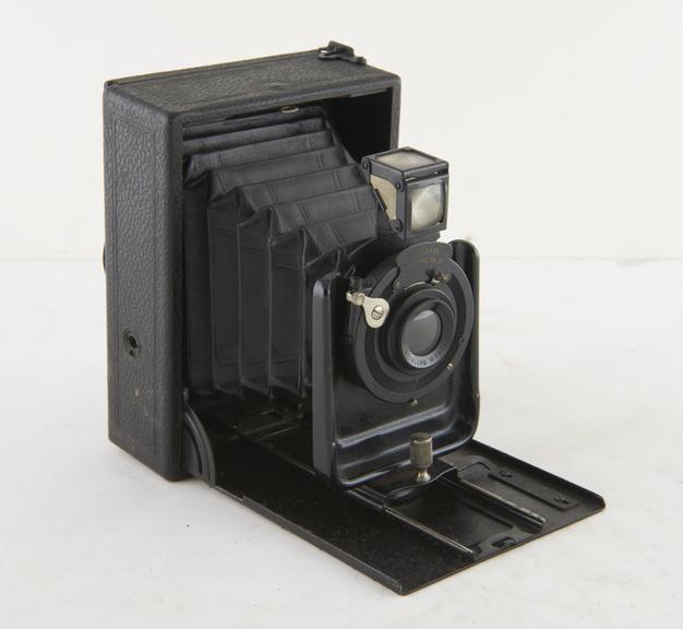 Ernemann folding bellows camera for plates or sheet film