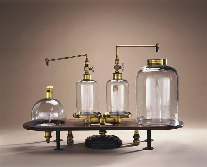 Apparatus for comparing airs, 1761.