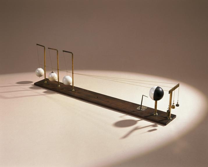 Apparatus to demonstrate tidal motion, 1762