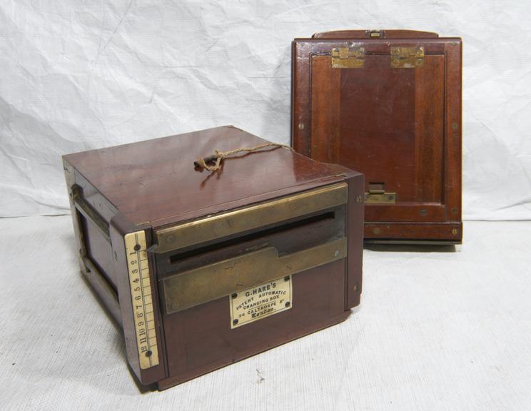 Hare's Patent Automatic Changing Box