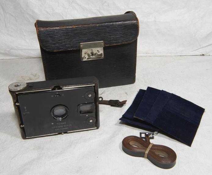 Goerz Tenax Camera