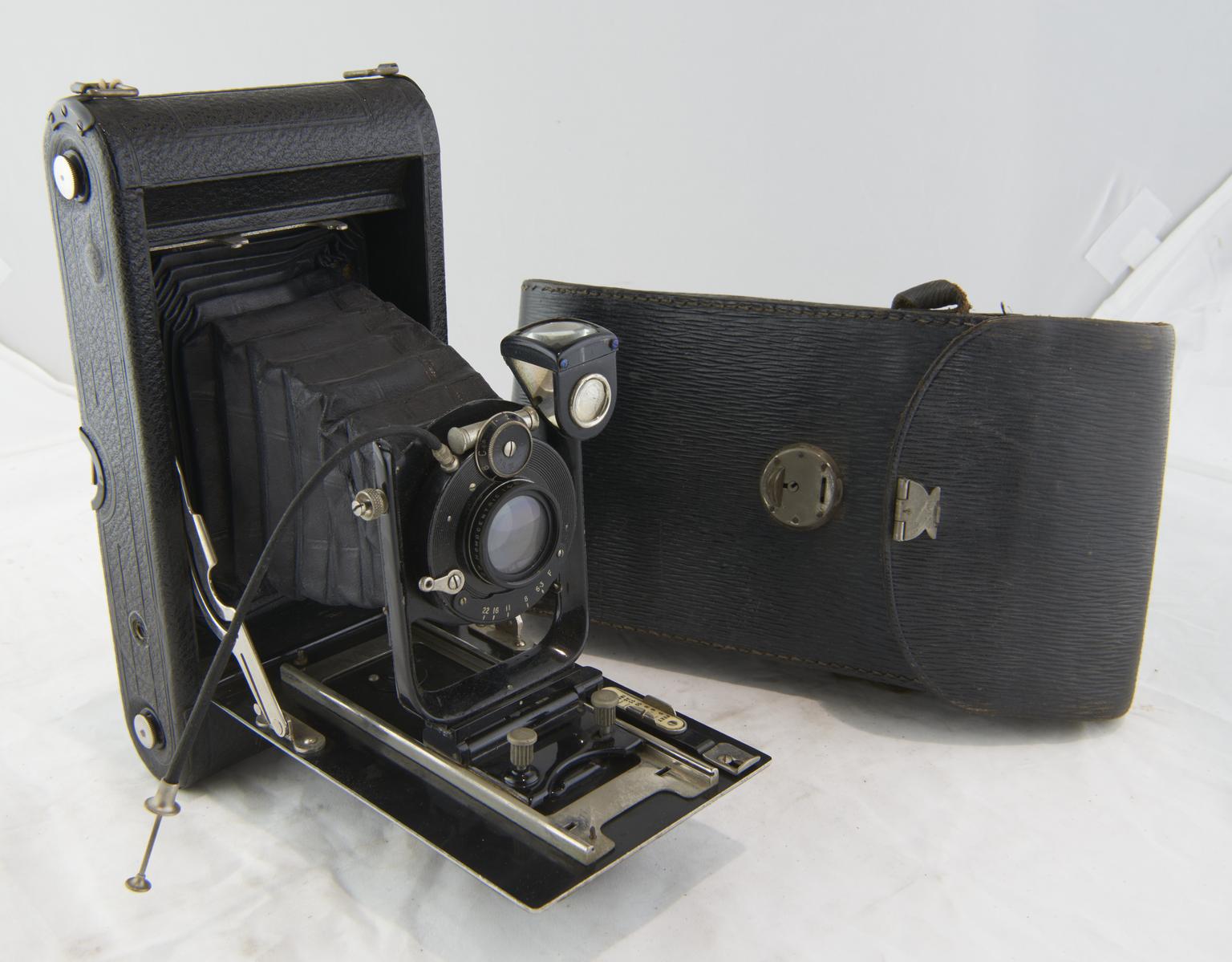 folding bellows rollfilm camera | Science Museum Group Collection