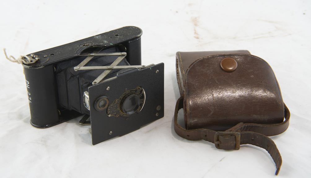 Vest pocket Kodak (Autographic). Eastman Kodak