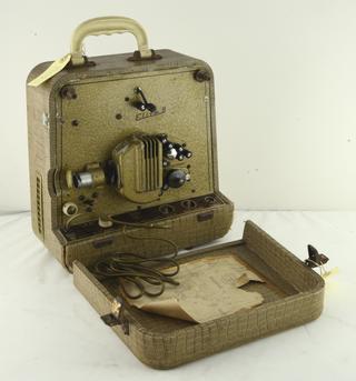 Knutsen Oslo elite-8 8mm projector