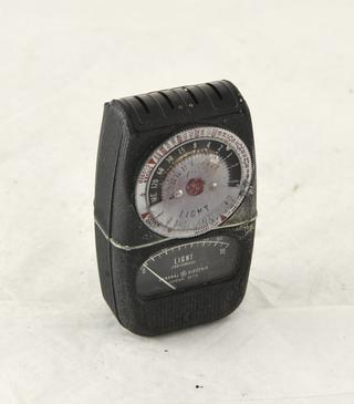 photo-electric exposure meter
