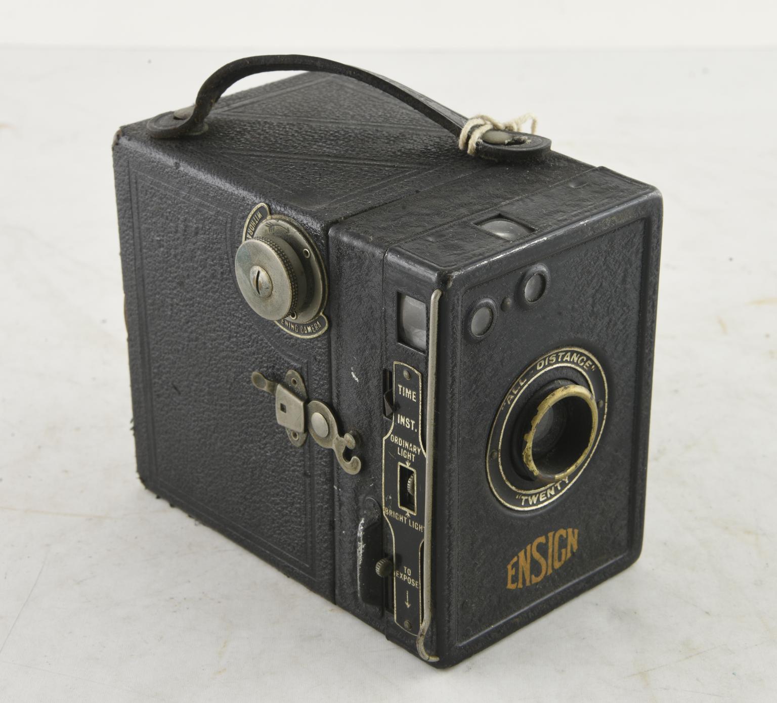 Ensign 'All Distance Twenty' Box Camera, c 1920 | Science Museum Group ...