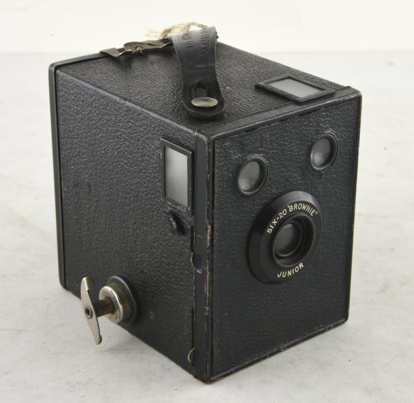 Kodak Brownie Six-20 Box Camera for Rollfilm No.620