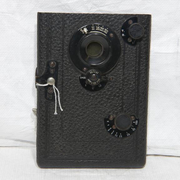 Shutter Assembly for a Magazine Box Camera