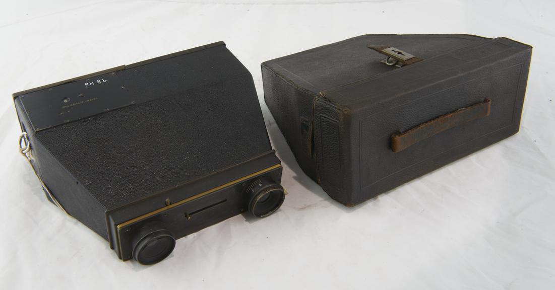 Photo Jumelle binocular type magazine box camera