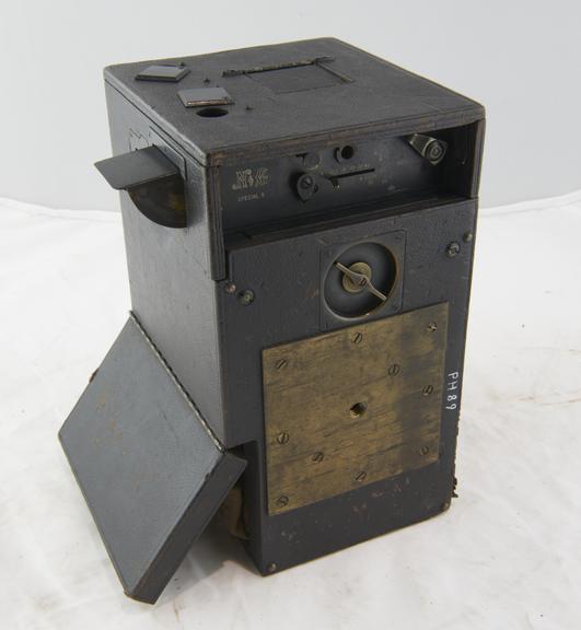 Newman & Guardia Universal Camera Model Special B