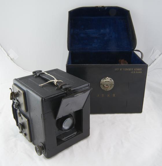 Graflex Series B single lens relex camera fo plates or cutfilm size 3 3/4 x 4 1/4"