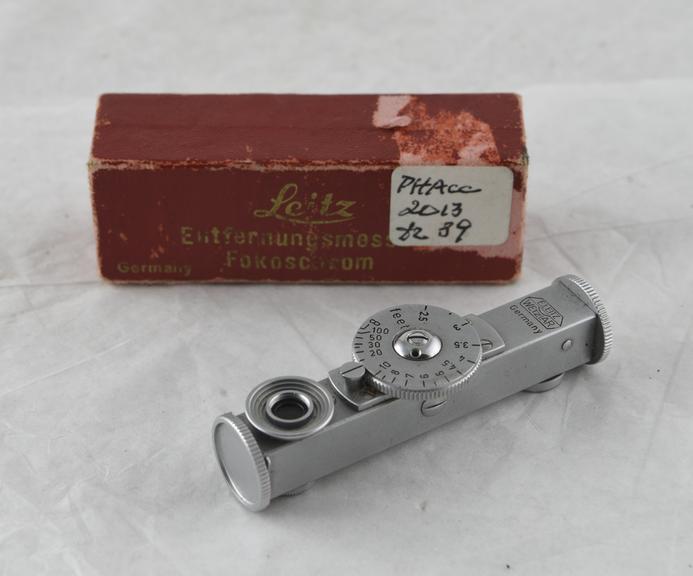 Leitz Short Base Rangefinder and Case.