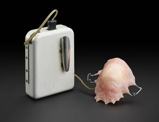 Artificial aid to speech by Fortiphone