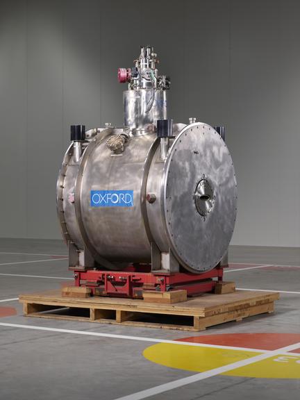 Wiggler electromagnet and support stand from the storage ring of the Synchrotron Radiation Laboratory