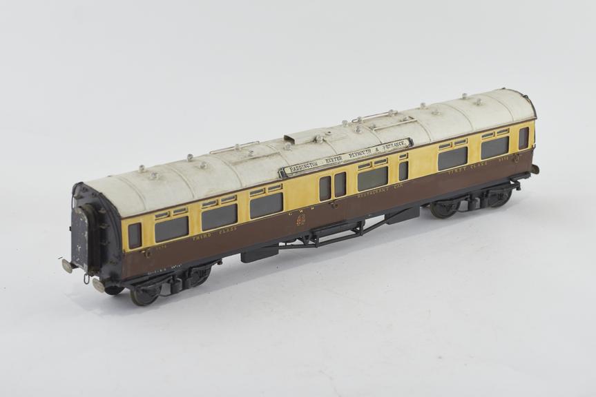 Model railway carriage, 'O' gauge, GWR bogie corridor compos