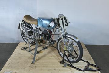 Special Isle of Mann TT 125cc Motorcycle