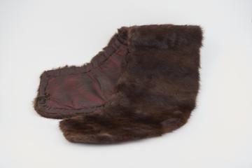 Nurses coat collar, squirrel fur, satin lining
