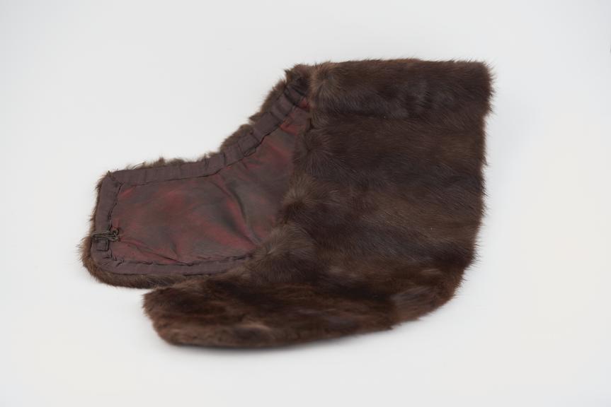 Nurses coat collar, squirrel fur, satin lining