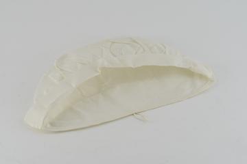 Nurses lawn cap, worn with cambric strings