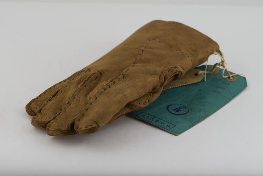 Hedging glove (right hand) in leather (RAF, c1939)