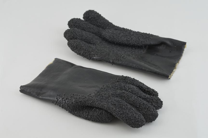 Protective gloves (pair) black rough chip finish