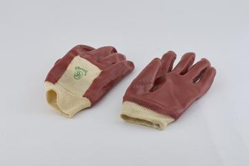 Protective gloves with open ventilated back
