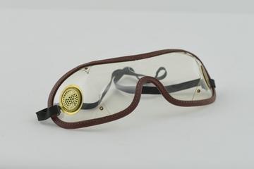 Plastic goggles ("Kroops") for jockeys
