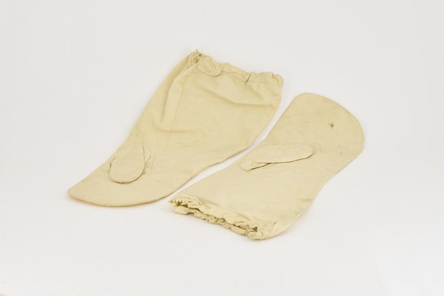Pair of overmitts used on the 1933 Everest expedition