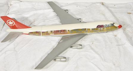 Sectioned aircraft model