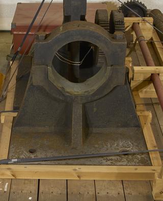 9 3/4" diameter bearing pedestal with brasses