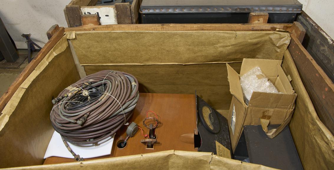 Model, principles of Thomson's cathode ray measurements