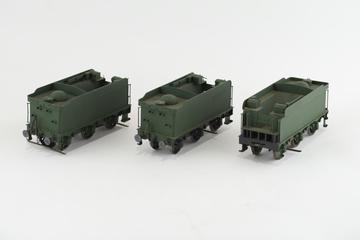 Model steam locomotive tender (3), 'O' gauge, unfinished, GW
